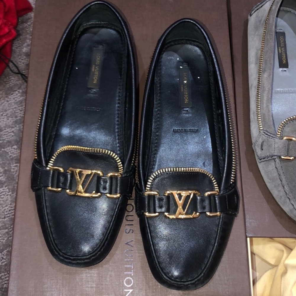 Louis Vuitton flats/loafers
